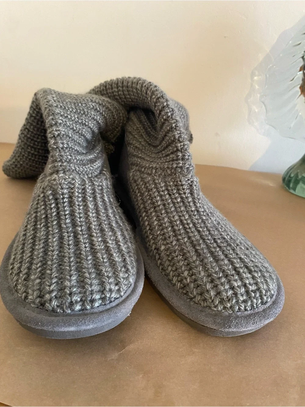 Bearpaw Tall knit Boots Size 8 Gray Sheepskin foot bed , winter boot knitted